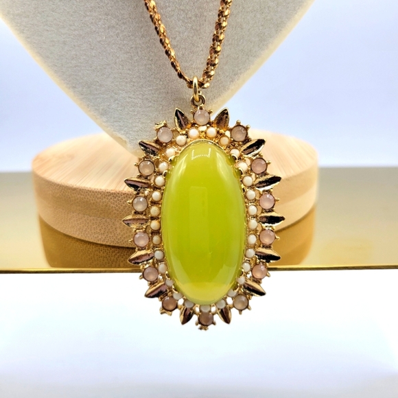 Rare Vintage Krementz Gold and Green Pendant Necklace • 60s - Picture 1 of 7